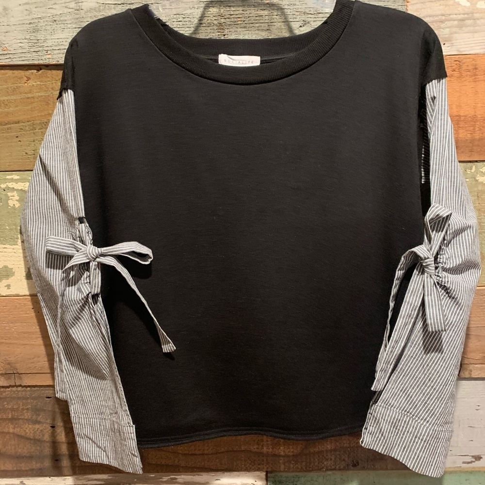 Top:  It’s all about those sleeves!  😉